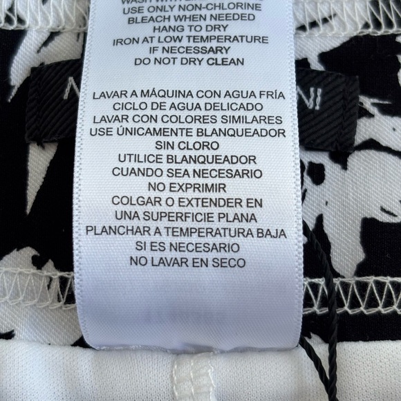 Mario Serrani Ladies' Tummy Control Skort Front Pockets, Black/White XL - Picture 12 of 15